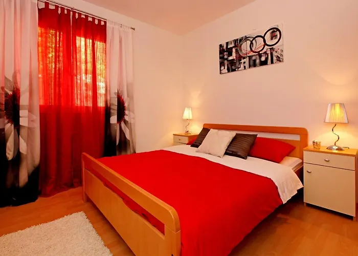 Seaside Family Friendly House With A Swimming Pool Vela Luka, Korcula - 12289 Casa de Férias Vela Luka