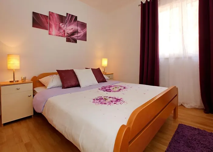 Seaside Family Friendly House With A Swimming Pool Vela Luka, Korcula - 12289 Casa de Férias Vela Luka