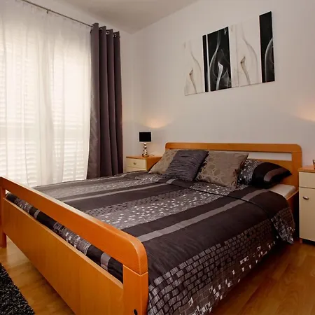 Seaside Family Friendly House With A Swimming Pool Vela Luka, Korcula - 12289 펜션 벨라루카