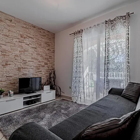 Seaside Family Friendly House With A Swimming Pool Vela Luka, Korcula - 12289 펜션